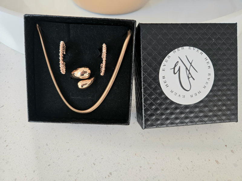 Ivy Gold - Necklace, Earrings, Ring - Gift Set